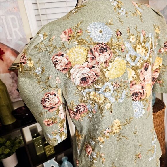 Vtg Lady Carol Preppy Tapestry Design Floral Statement Blouse. - Picture 3 of 15